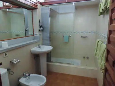 Un baño de Apartamentos Don Pedro
