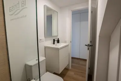 Un baño de La Brisa by Gran Canaria Homes