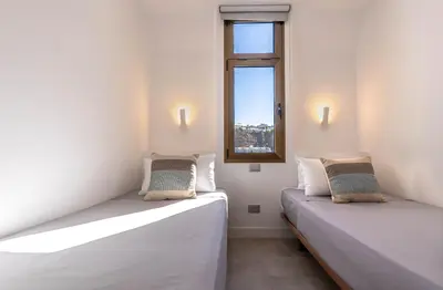 Cama o camas de una habitación en Apartment with heated pool and sea view