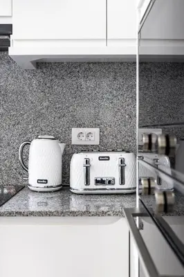 Una cocina o zona de cocina en Ocean Breeze 50 meters to the beach