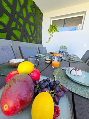 Comida en o cerca de esta villa