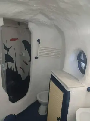Un baño de Casa cueva primera línea playa