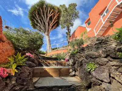 Jardín al aire libre en Casa Drago - Cozy 1BR Apartment with Scenic Views