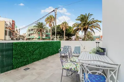 Un balcón o terraza de Telde City Loft With Solarium