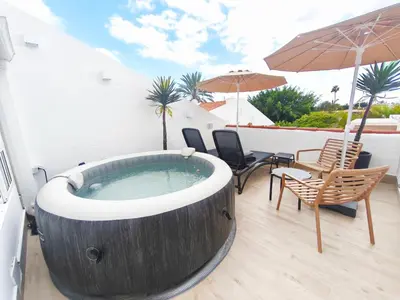 Piscina en o cerca de PAMRO moderner Bungalow - 4 Schlafzimmer - 2 Bäder - Whirpool - Ferienanlage mit Pool - Familienfreundlich