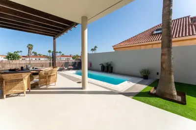 Piscina en o cerca de Vivelorural Villa Óscar, Maspalomas