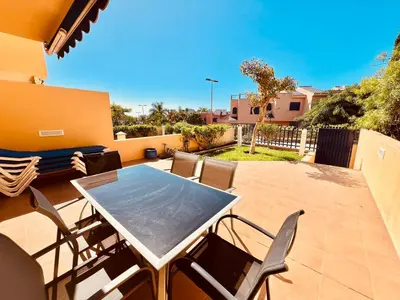 Plano de Oasis Meloneras cerca del mar
