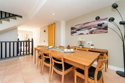 Plano de Villa Magnificent 5-star with sea view, jacuzzi and pool
