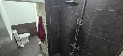 Un baño de Refugio Del Mar
