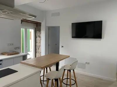 Una televisión o centro de entretenimiento en Vivienda en San Andrés