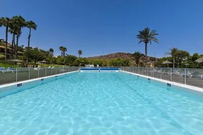 Piscina en o cerca de Red Rocks by VillaGranCanaria