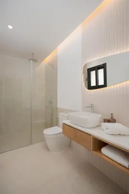 Un baño de Eden Salobre