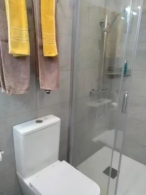 Un baño de Yumbo Rainbow Homes B