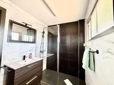 Un baño de Margaret House by luca properties grancanaria