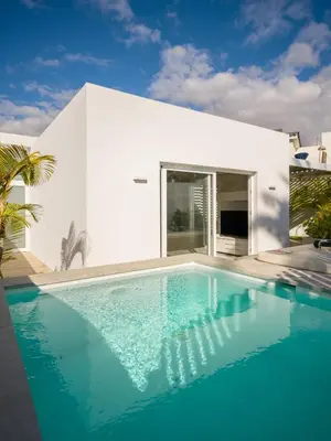 Piscina en o cerca de Porto Mare 42 with heated pool on the Front Line by CanaryScape