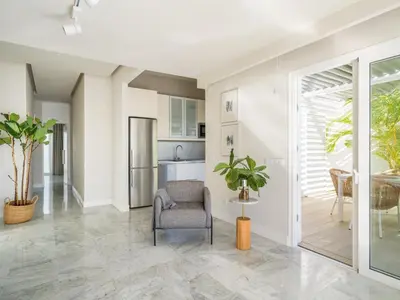 Una cocina o zona de cocina en Porto Mare 42 with heated pool on the Front Line by CanaryScape