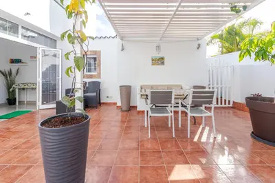 Un patio o zona al aire libre en Sonneland Large & Private Terrace