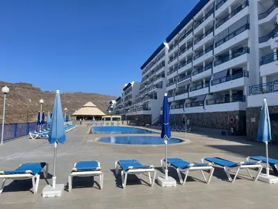 Piscina en o cerca de Sunny Seaview Modern apt - pool and beach access