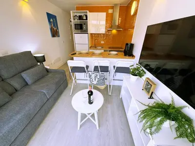 Una cocina o zona de cocina en Chloe Holiday Home