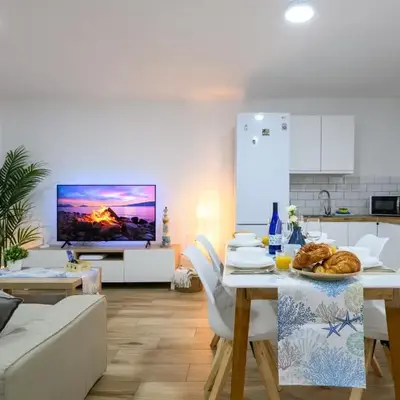 Gloria Beach Apartment