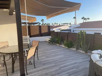 Un balcón o terraza de Bungalow Maspalomas, Jacuzzi