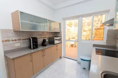 Una cocina o zona de cocina en Casa Acoran with Jacuzzi