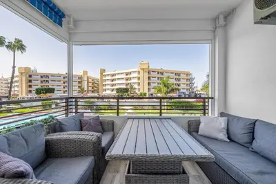 Un balcón o terraza de Luxury Pool View Apartment Iguazu