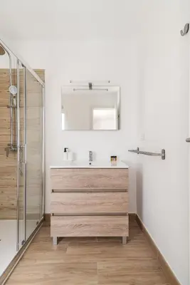 Un baño de Home2Book Cozy Seaside Apt Las Canteras Beach