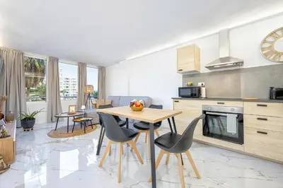 Una cocina o zona de cocina en Los Molinos Bright Apartment