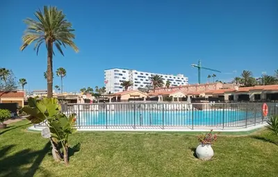 Piscina en o cerca de Casita de Gatas OLIA