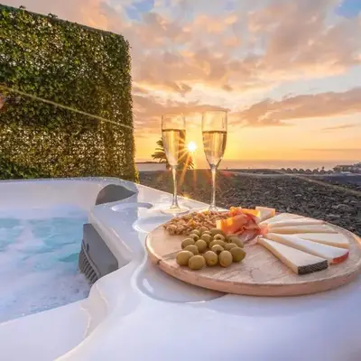 Private Jacuzzi with sea view and pool