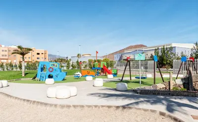 Zona de juegos infantil en Dúplex Mika en Playa de Arinaga