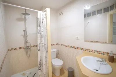 Un baño de Mogan pool marrero