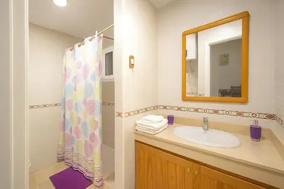Un baño de Mogan pool marrero