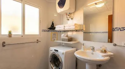 Un baño de Apartamento en Vecindario con WiFi rápido