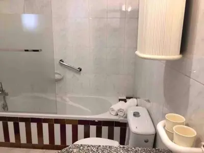 Un baño de Altamar Beachfront