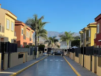 El barrio de los alrededores o un barrio cerca de esta villa