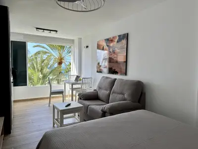 Zona de estar de Neues Studio direkt am Strand