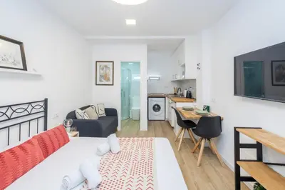 Una cocina o zona de cocina en Las Canteras Loft Beach - 2 minutes from the Beach