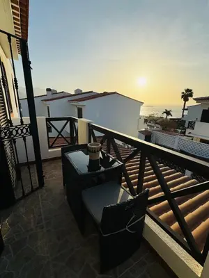 Un balcón o terraza de Wonderful holiday home with seaview and jacuzzi