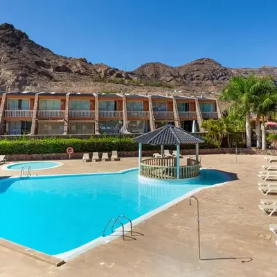 Modern 2BR Sea View Retreat in Tauro Walk to Beach & Golf