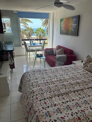 Cama o camas de una habitación en Nice Studio Apartment with Ocean View