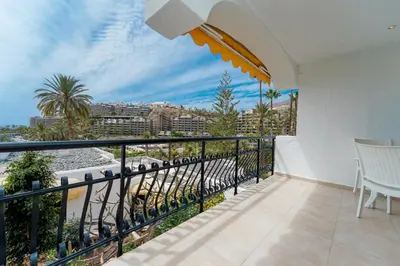 Un balcón o terraza de AquaMarina Luxury House by Canarias Prime Homes