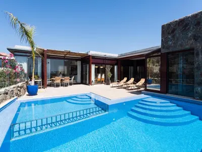 Piscina en o cerca de Chalet in Anfi Tauro near Amadores Beach