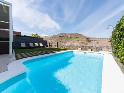 Piscina en o cerca de Villa in Salobre Golf with Private Pool