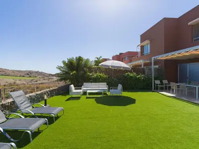 Jardín al aire libre en Chalet in Salobre with Private Heated Pool