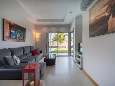 Zona de estar de Villa in Maspalomas with Heated Pool & Golf Views