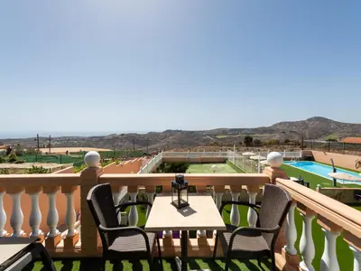 Piscina en o cerca de Villa in Maspalomas with Heated Pool & Sports