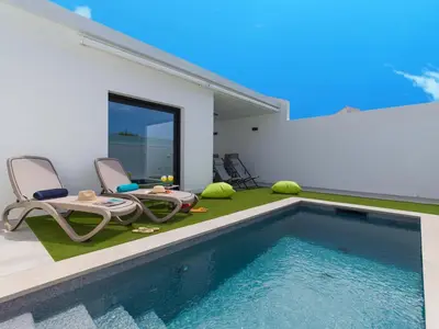 Piscina en o cerca de Chalet in Maspalomas with Heated Pool