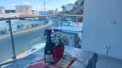 Un balcón o terraza de Cayey 2-bedroom Beach Apartment